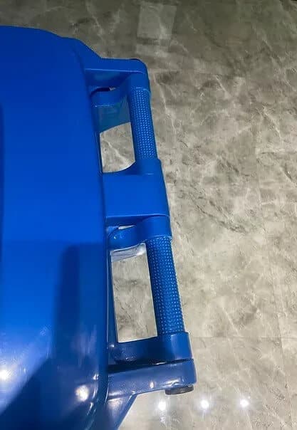 240L Garbage Can w/ Wheels — view 4